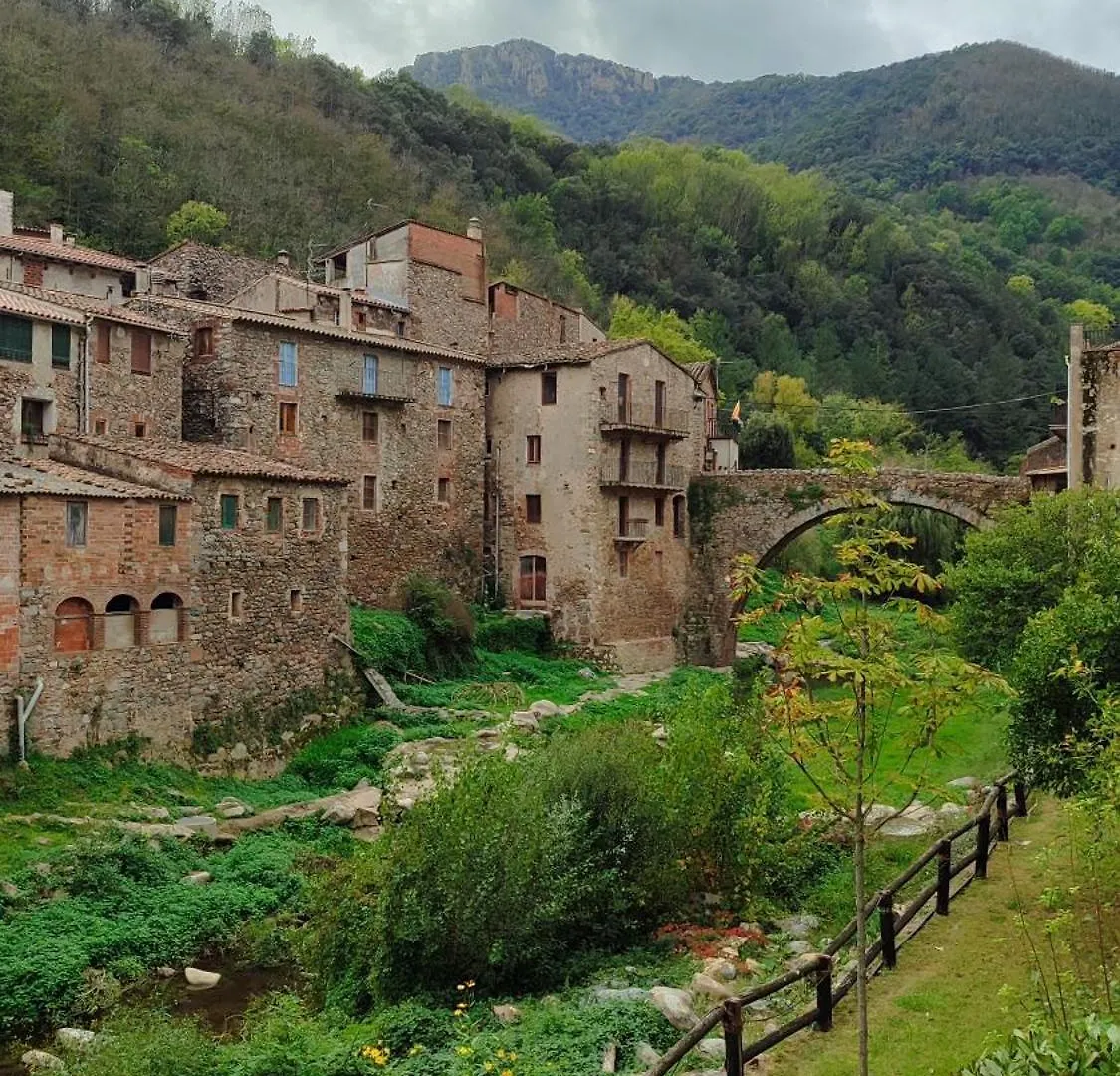 Сasa de vacaciones River house_Casa junto al río Osor